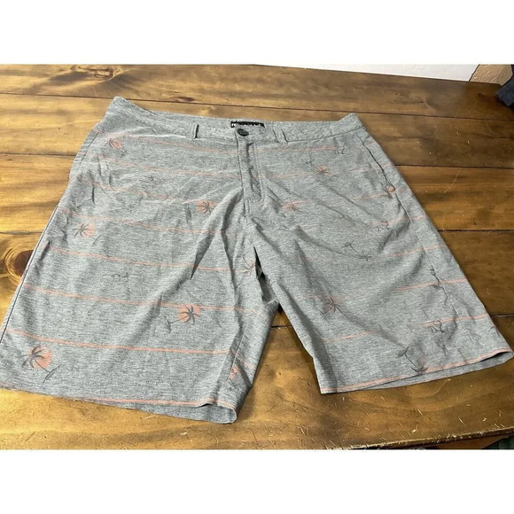 Travis Mathew Men's Gray Palm Tree Golf Shorts Size 38 - Picture 1 of 13